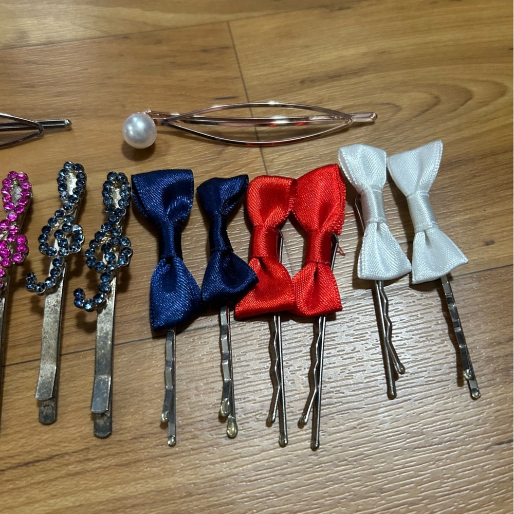 Detailed Bobby Pin Bundle - Picture 2 of 3